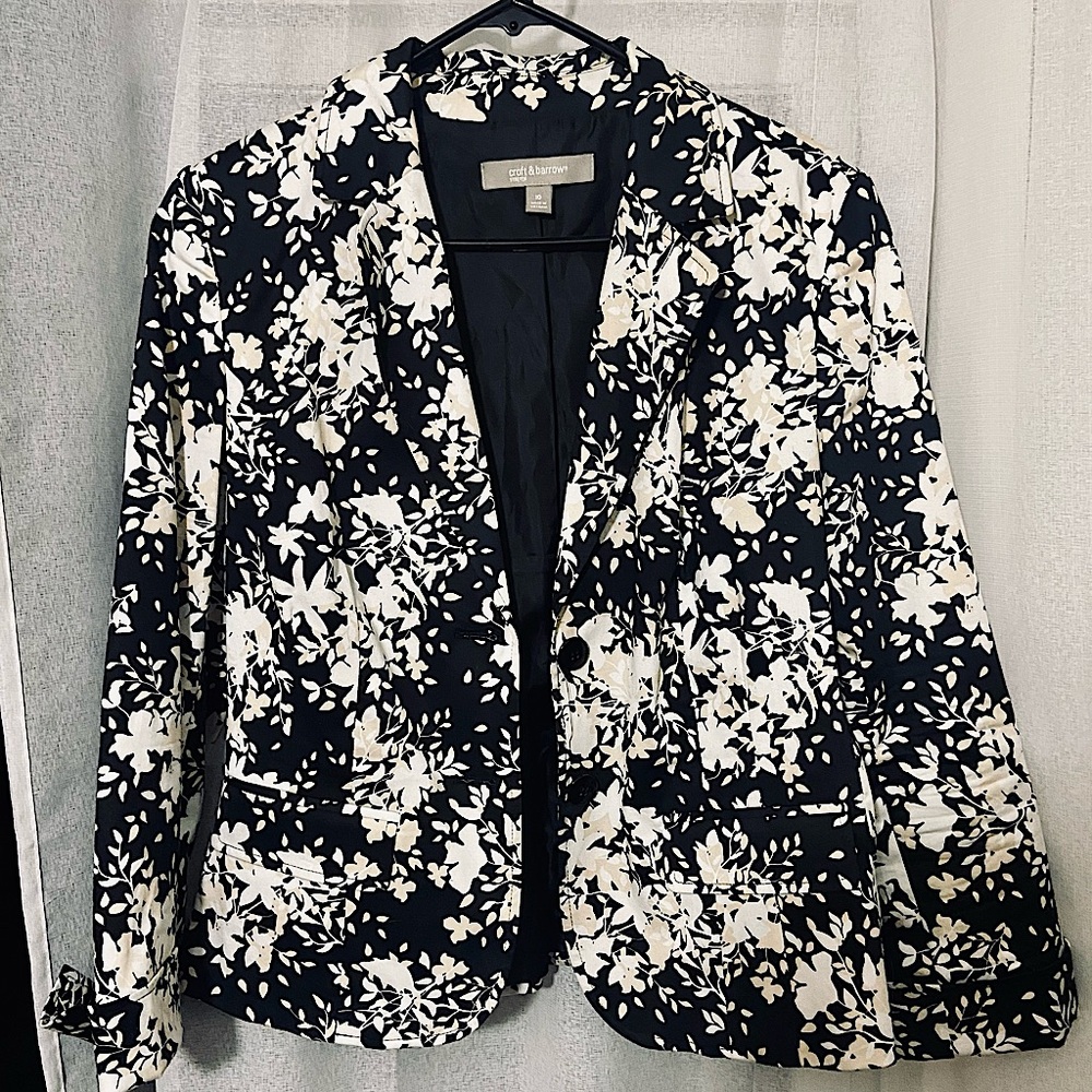 Women’s Floral Blazer Size 10
